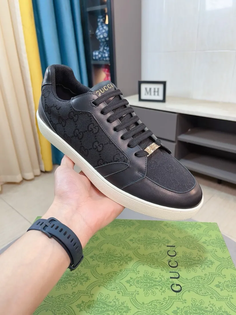 Men's shoes 💰400🌹🌹[GUCCI] Gucci's new lace-up casual men's shoes are on the market first, and the materials and workmanship are superior to all versions on the market. The highest quality shipped first-layer cowhide with imported original perforated materials➕Genuine leather lining, privately molded soft outsole, high foot comfort, imported special materials highlight the brand's unique charm, high-end customization 38-44
